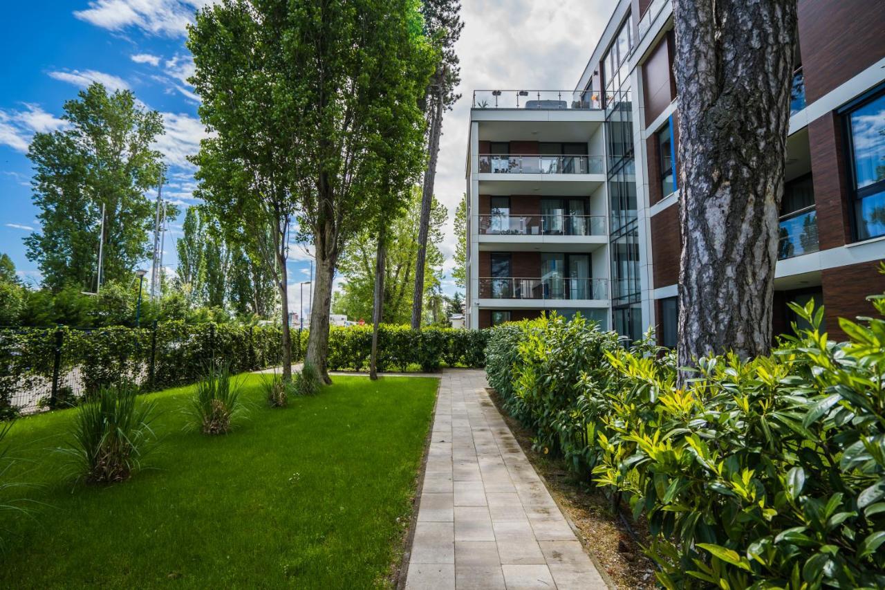 Mf Port Azur Wellness Apartments Siofok Dış mekan fotoğraf