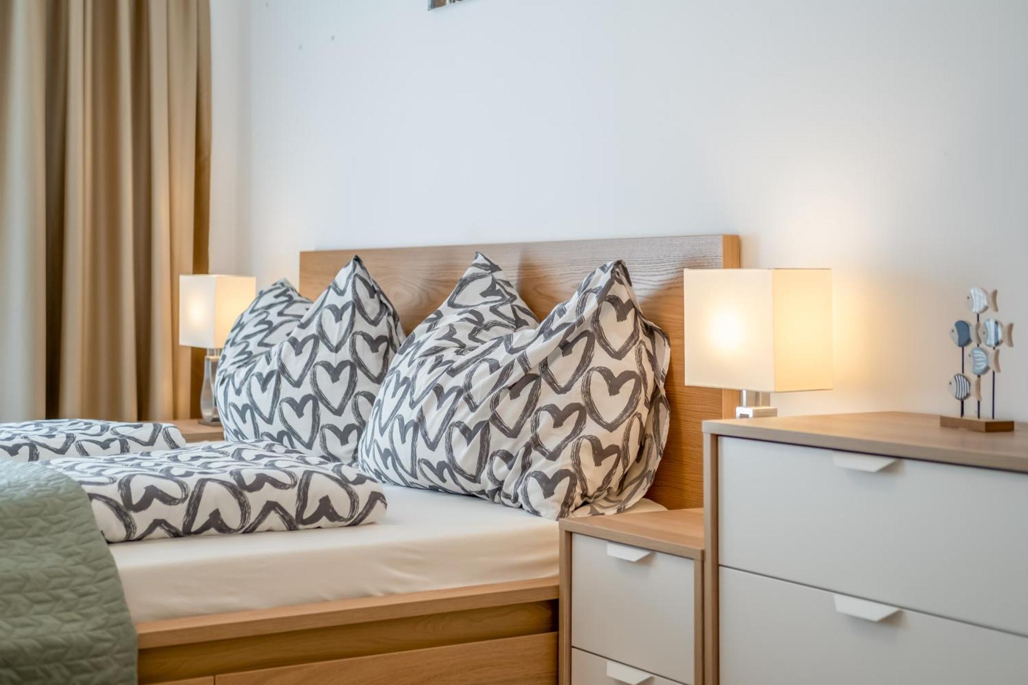 Mf Port Azur Wellness Apartments Siofok Dış mekan fotoğraf