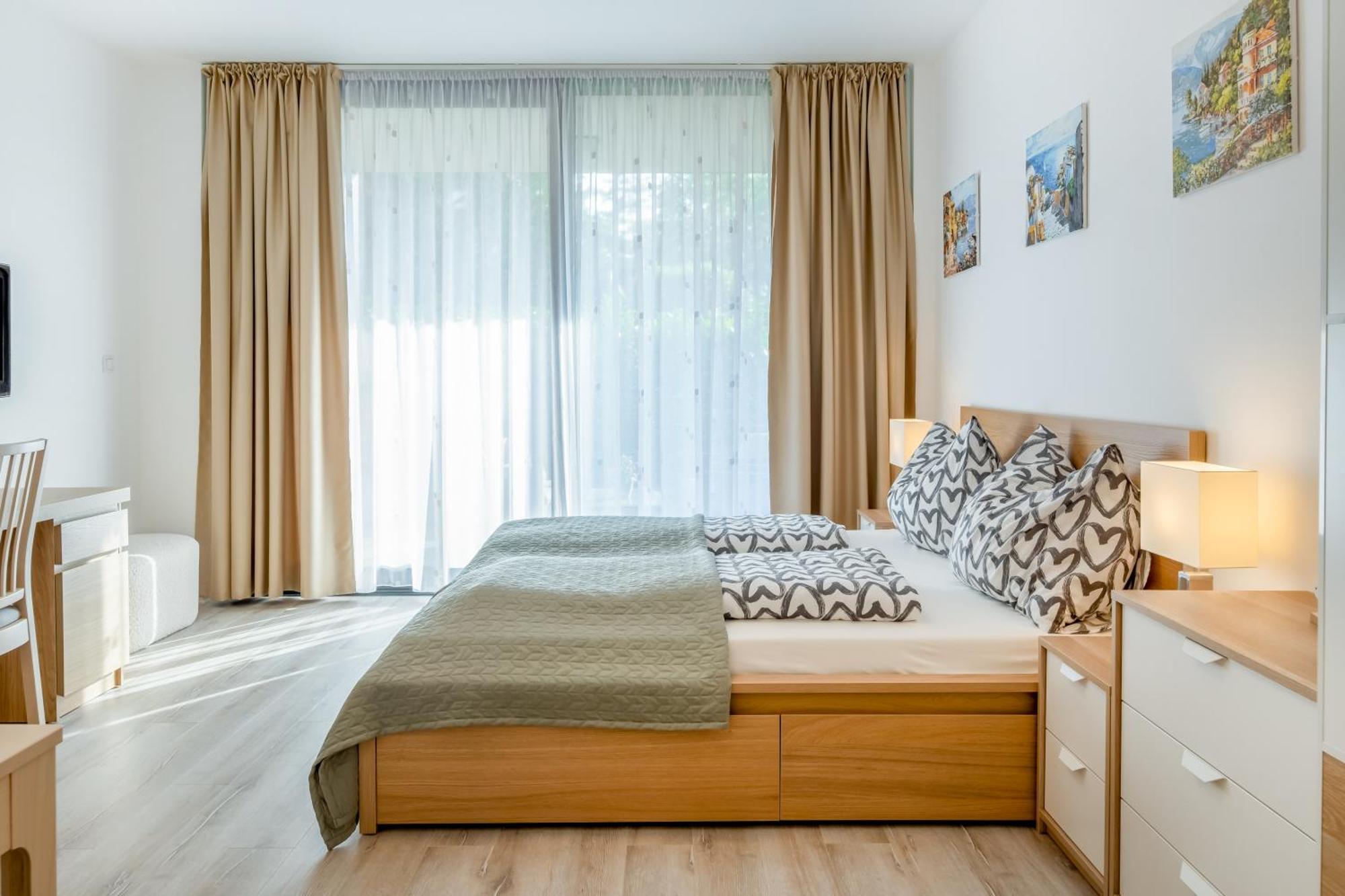 Mf Port Azur Wellness Apartments Siofok Dış mekan fotoğraf